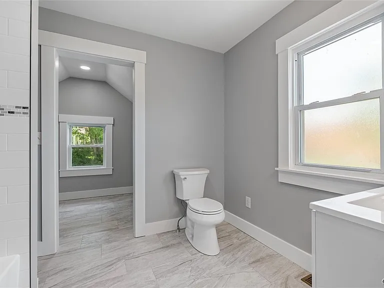 106 Wellington Rd — Photo 19