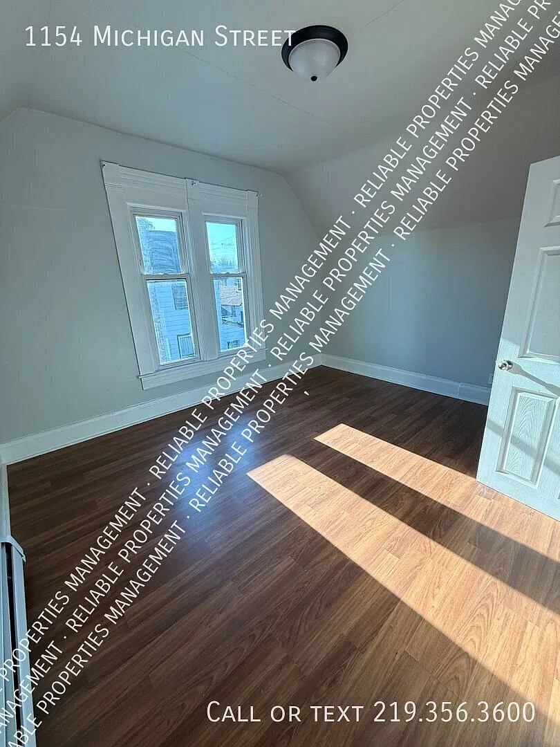 Spacious 3-Bedroom Home with unfinished basement in Hammond — Photo 4