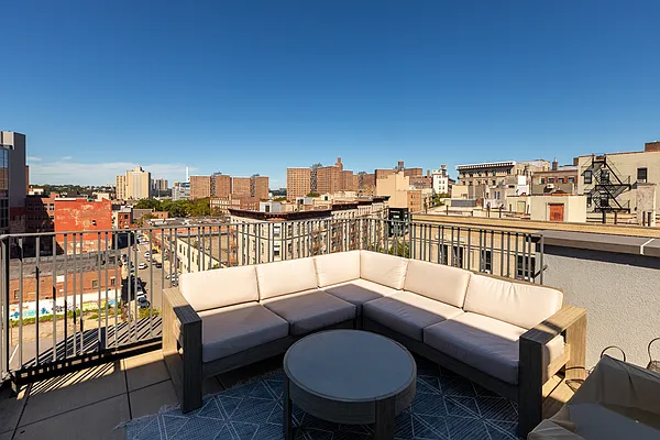 Rented by Compass | media 21
