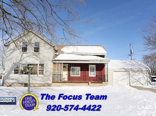 104 E Main St, HILBERT, WI 54129