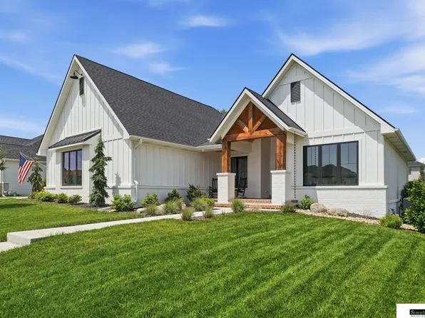 9230 Calamus River Rd, Lincoln, NE 68520