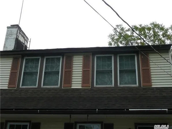 42 Orchard St, Manhasset, NY 11030