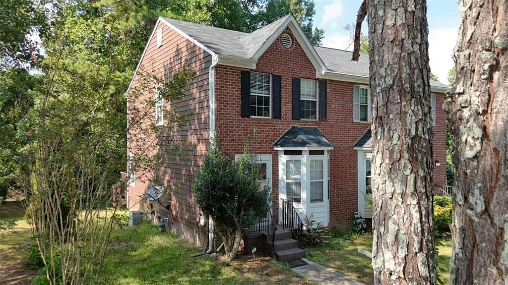 2 bed, 2.5 bath, 1160 sqft, $1,500 — Photo 2
