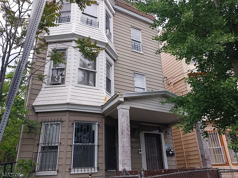 681 S 11th St #1 — Photo 1