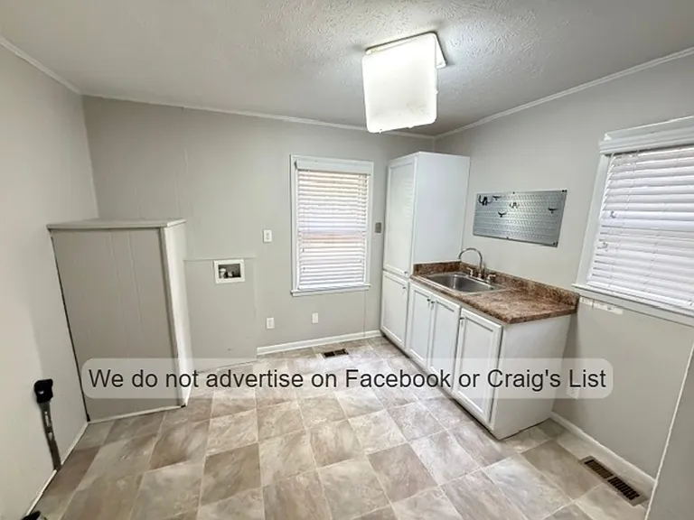 218 Woodrow St — Photo 9