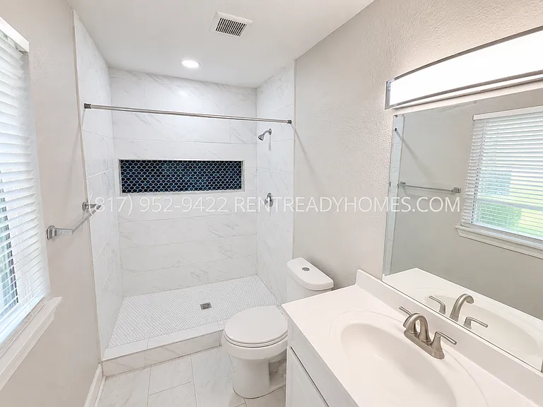 1621 Locust St — Photo 9