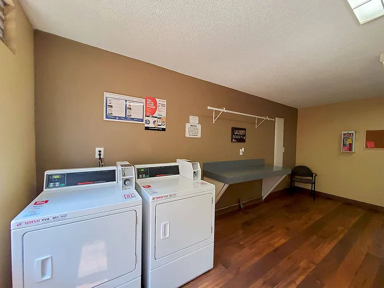 Villa Mesa Apartments — Photo 31