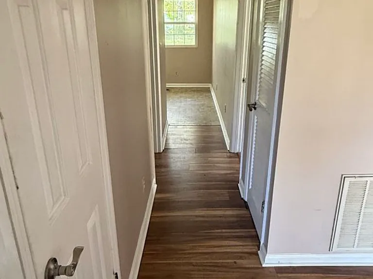 411 E Moore St — Photo 11