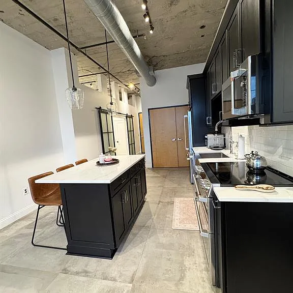 55 W Canfield St #212 — Photo 12