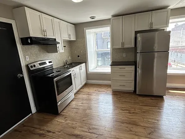 470 King St W #1, Hamilton, ON L8P 1B7