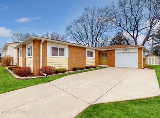 2012 E Ivy Ln, Mount Prospect, IL