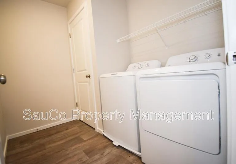 2269 Livesay Ln — Photo 15