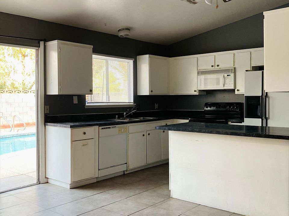 2nd image of 6534 Boxwood Ln