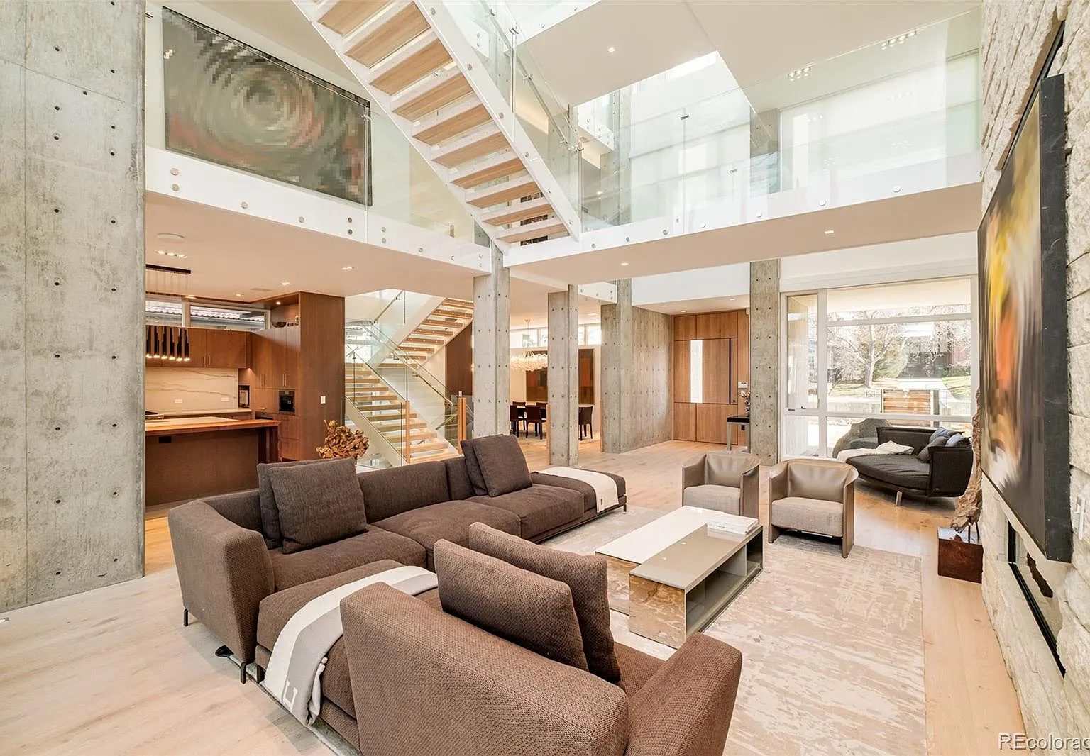 8 bed, 10.0 bath, 10268 sqft, $20,000 — Photo 3