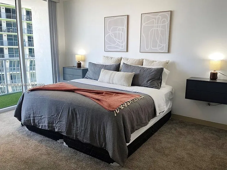 1750 N Bayshore Dr #2211 — Photo 9