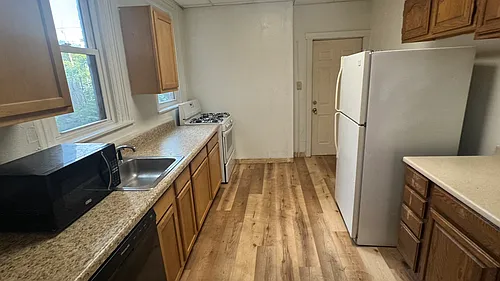 34 Miltenberger St Photo 1