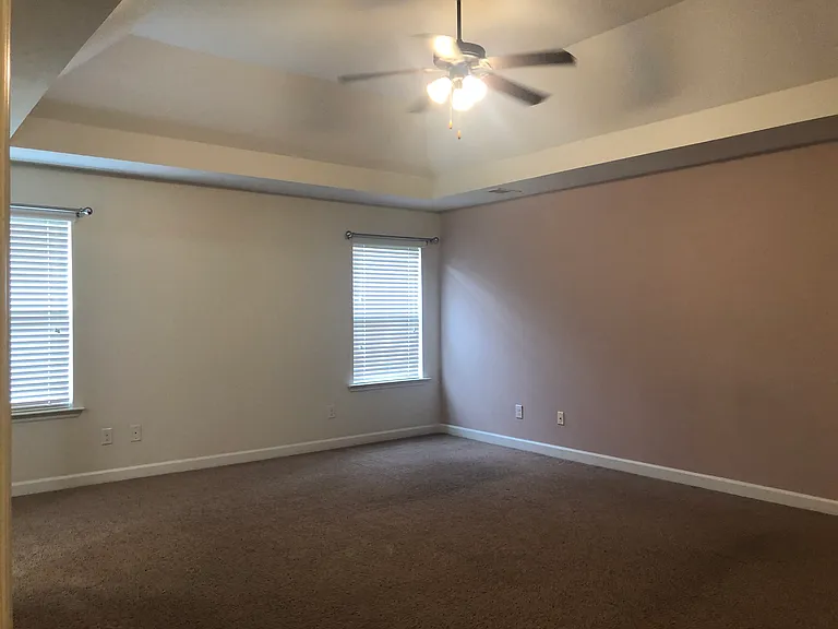 1806 Warwick St — Photo 10