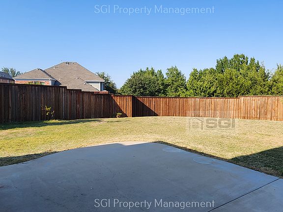 3rd image of 12386 Salem Dr
