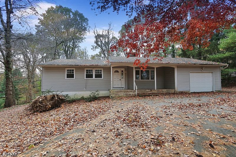 1st image of 549 Helena Ave