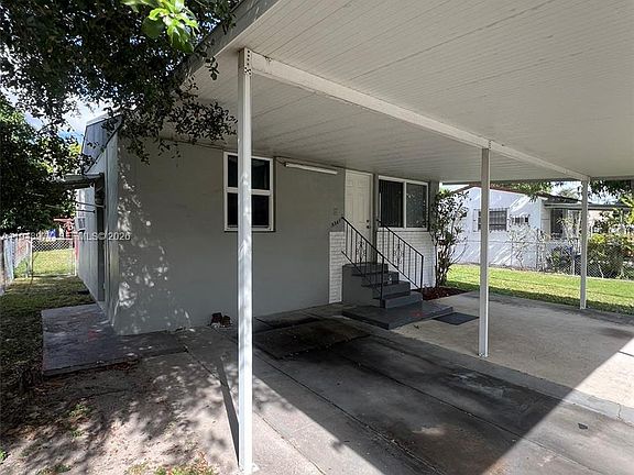 4th image of 5561 SW 5th Ter