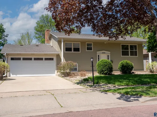 3105 S Lyndale Ave, Sioux Falls, SD 57105