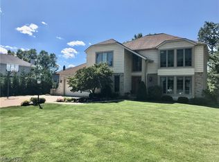 1998 Reeds Court Trl, Westlake, OH 44145