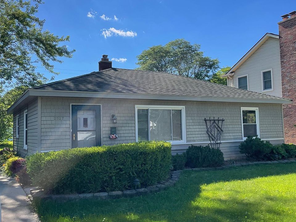 1st image of 2527 Benjamin Ave