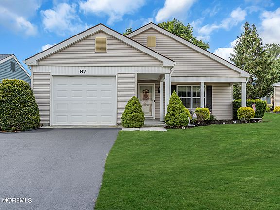 4th image of 87 Buckingham Drive N