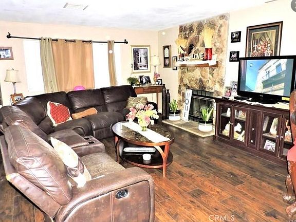 2nd image of 25659 Ash St