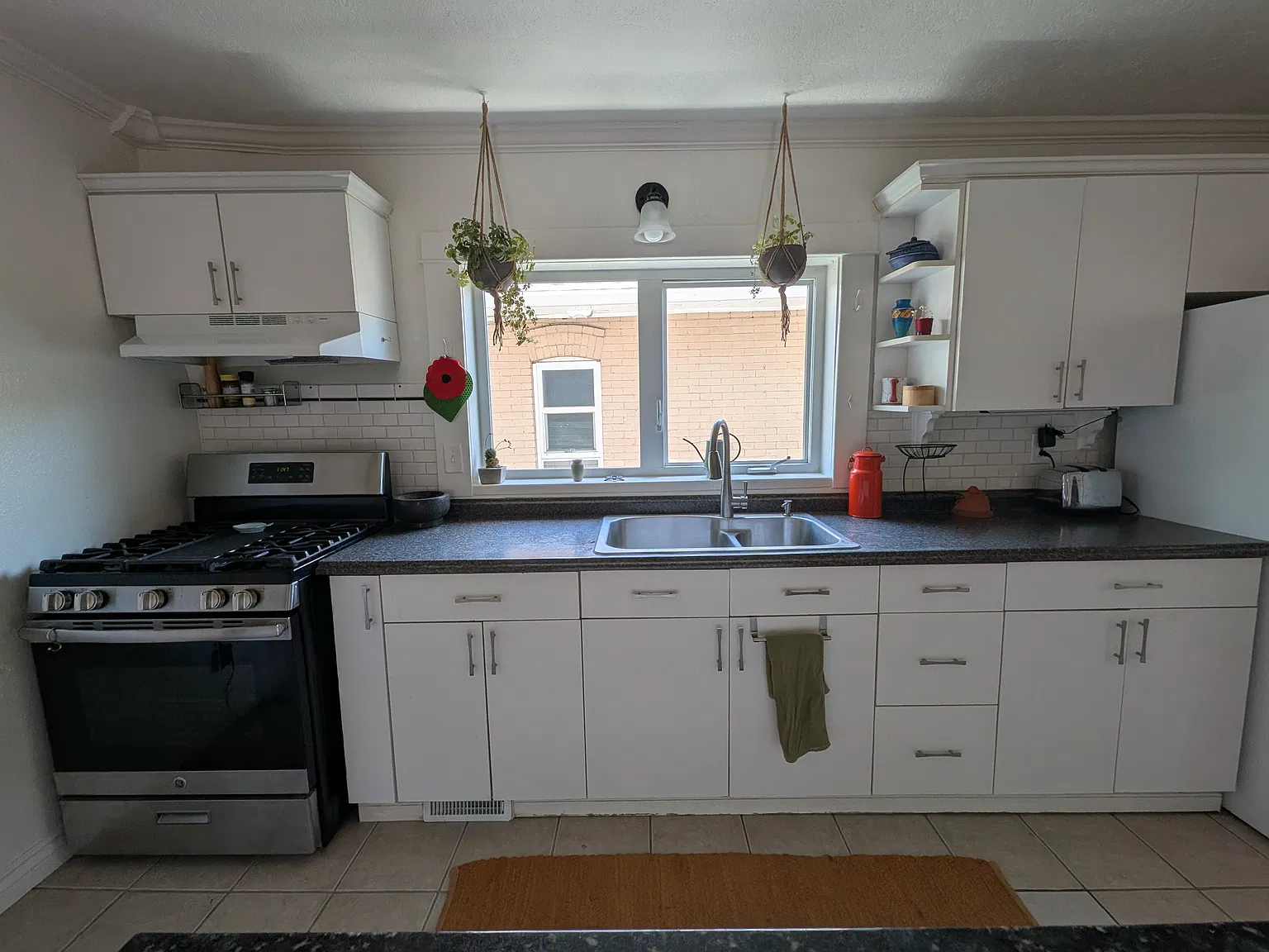 2 bed, 864 sqft, $1,400 — Photo 2
