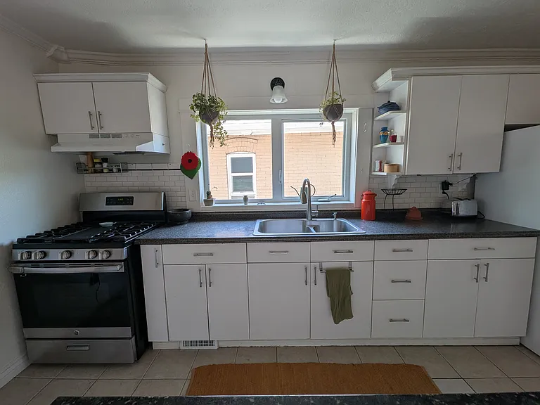 129 W Paxton Ave — Photo 2