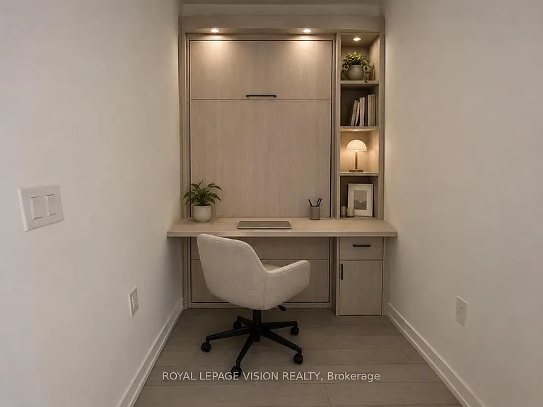 4010 Eglinton Ave W #811 — Photo 8