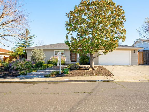 4th image of 739 Tamarack Drive