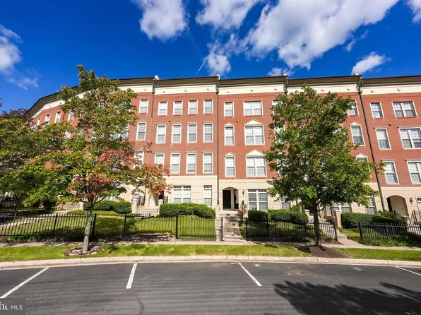 7935 Crescent Park Dr, Gainesville, VA 20155
