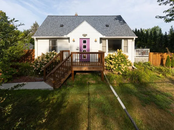 2725 Division St N, North Saint Paul, MN 55109