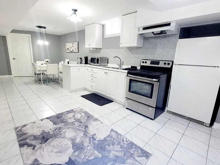 108 Camomile St #BASEMENT — Photo 3
