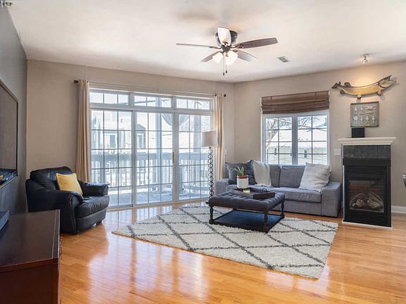 4th image of 1888 N Humboldt Ave APT 303