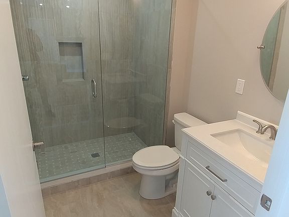5th image of 2333-47 Fairmount Ave #408