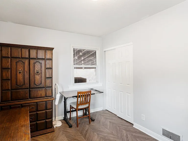 Downstairs 2nd bedroom