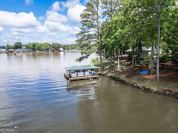 3rd image of 2000 Campbell Rd