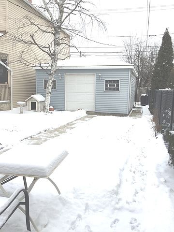 2nd image of 2908 W Addison St