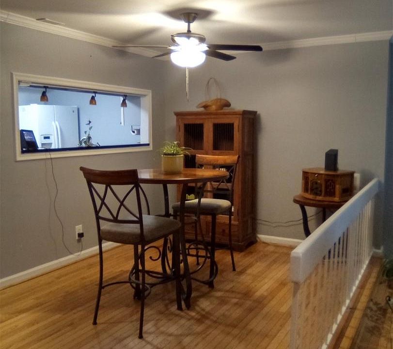 2nd image of 3107 Hawthorne Dr NE