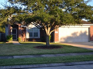 1005 Hamilton St, Alvin, TX 77511