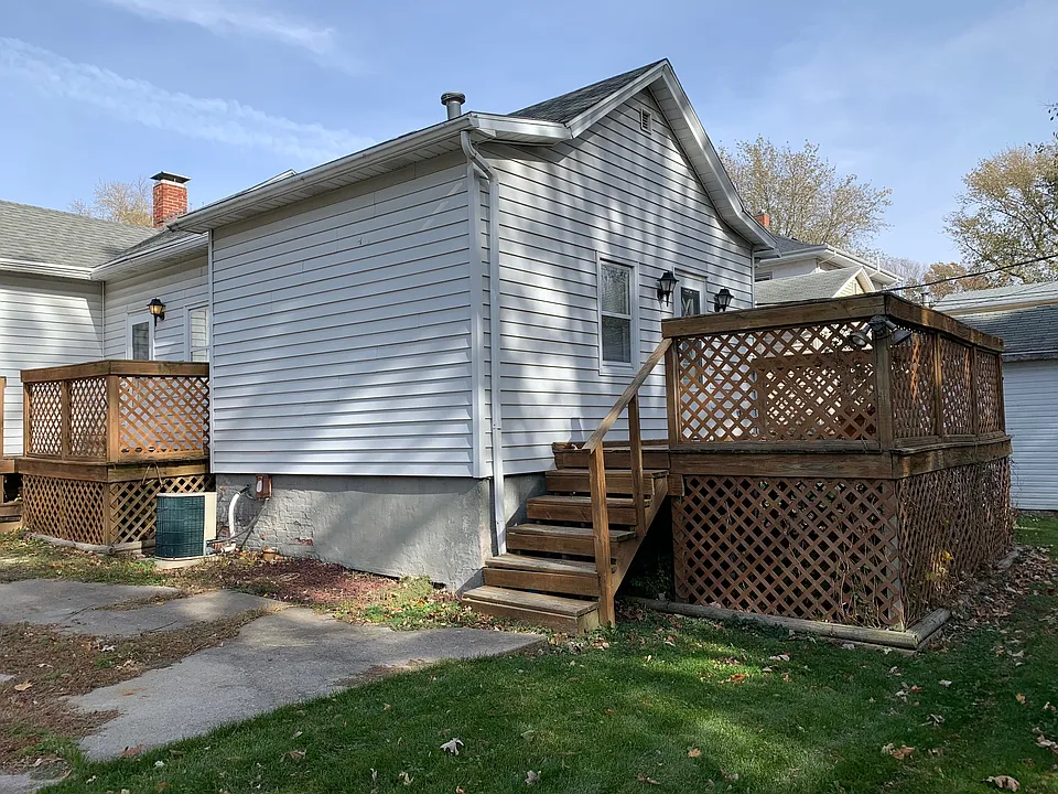 811 E Market St #2