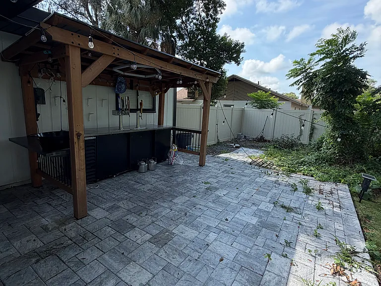 1404 Paula Dr — Photo 28
