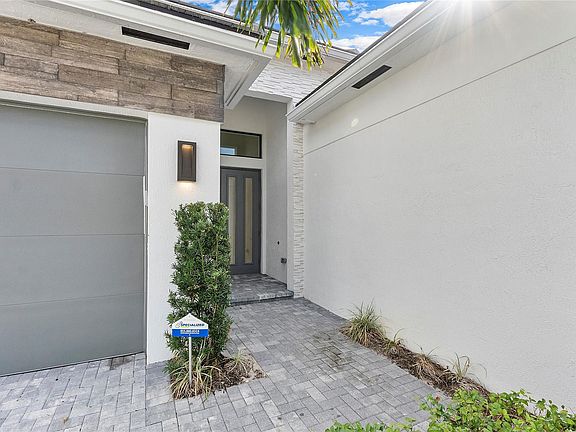 5th image of 7326 Estero Drive