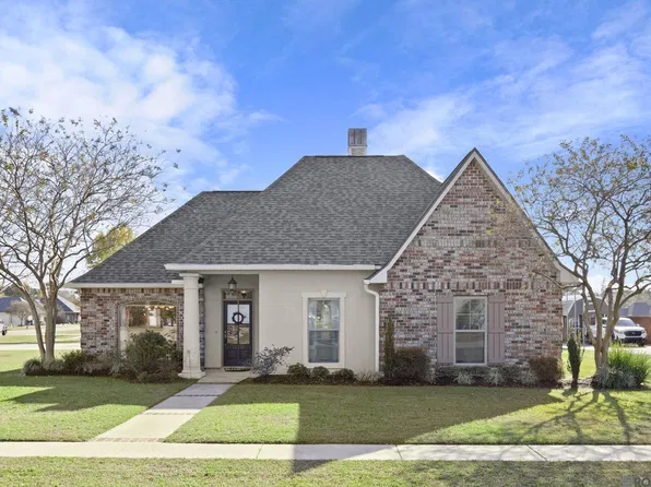 12538 Deerfield Dr, Walker, LA 70785