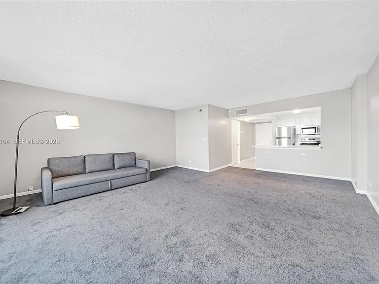 2301 Collins Ave #1030 — Photo 7