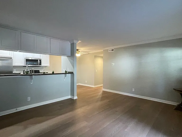 Park Plaza Apartments — Photo 54