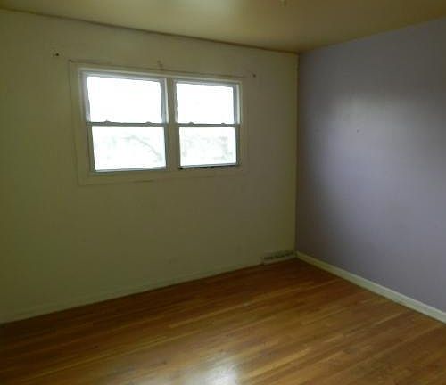 5th image of 9008 Sherry Ln